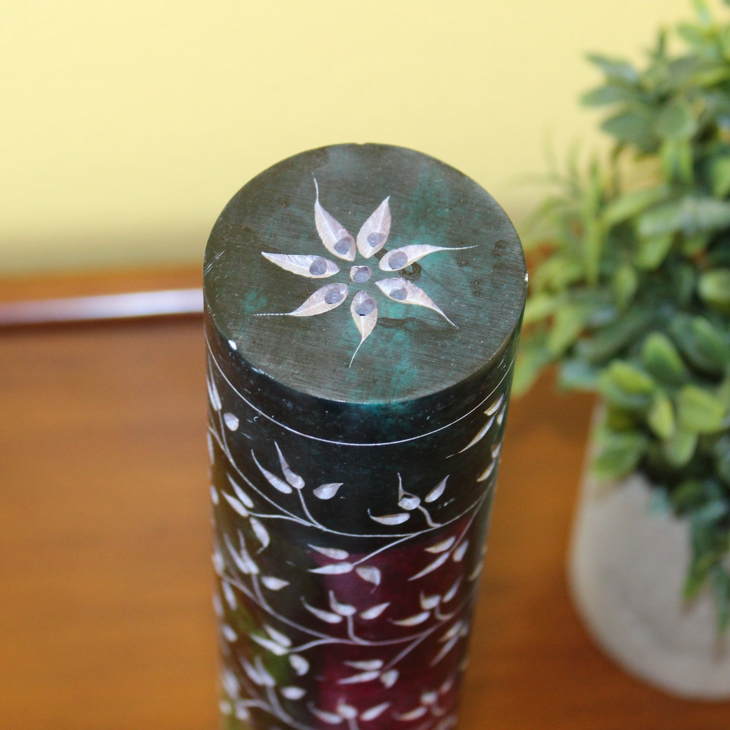 Aurora Vines – Hand-Carved Soapstone Incense Tower