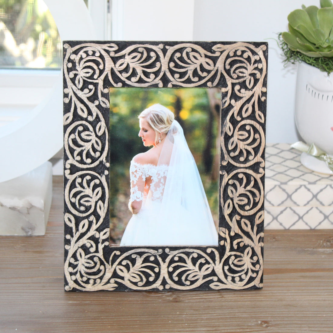 Elevate Your Living Spaces with Tabletop Picture Frames