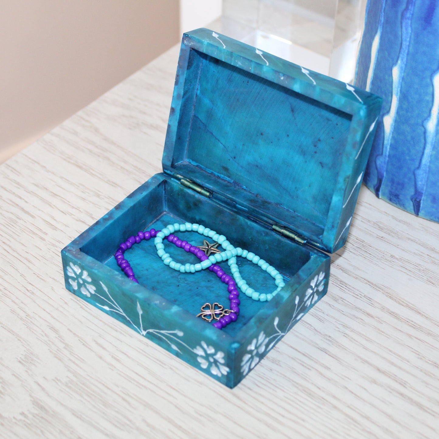 Daisy Vine Hand-Carved Soapstone Box